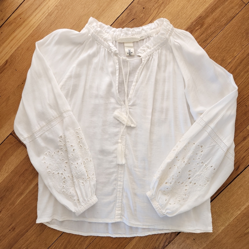 L.O.G.G. h&m women's blouse, size US4, color cream.